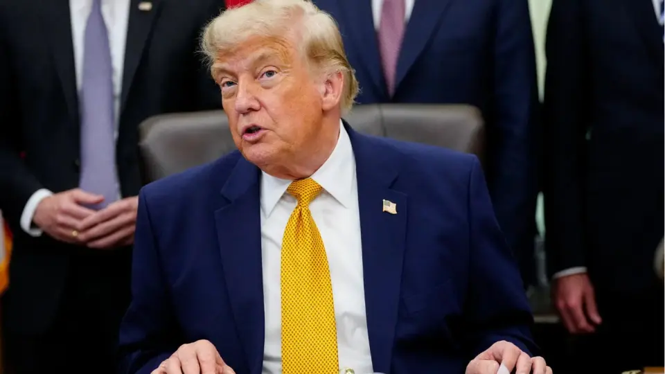Trump: İran seçimler öncesi petrol fiyatlarını yükseltmeye çalışıyor