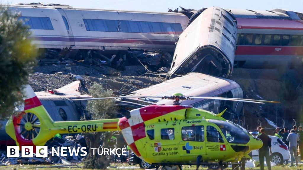 İspanya'daki hızlı tren kazasında 'en az 10 ölü'