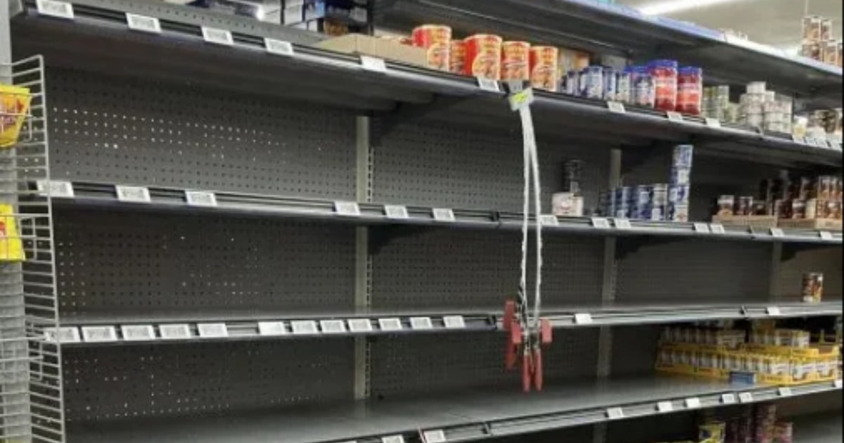 Hükümetin 'hazırlanın' uyarısından sonra raflar boşaldı: Ülke kıyamete hazırlanıyor