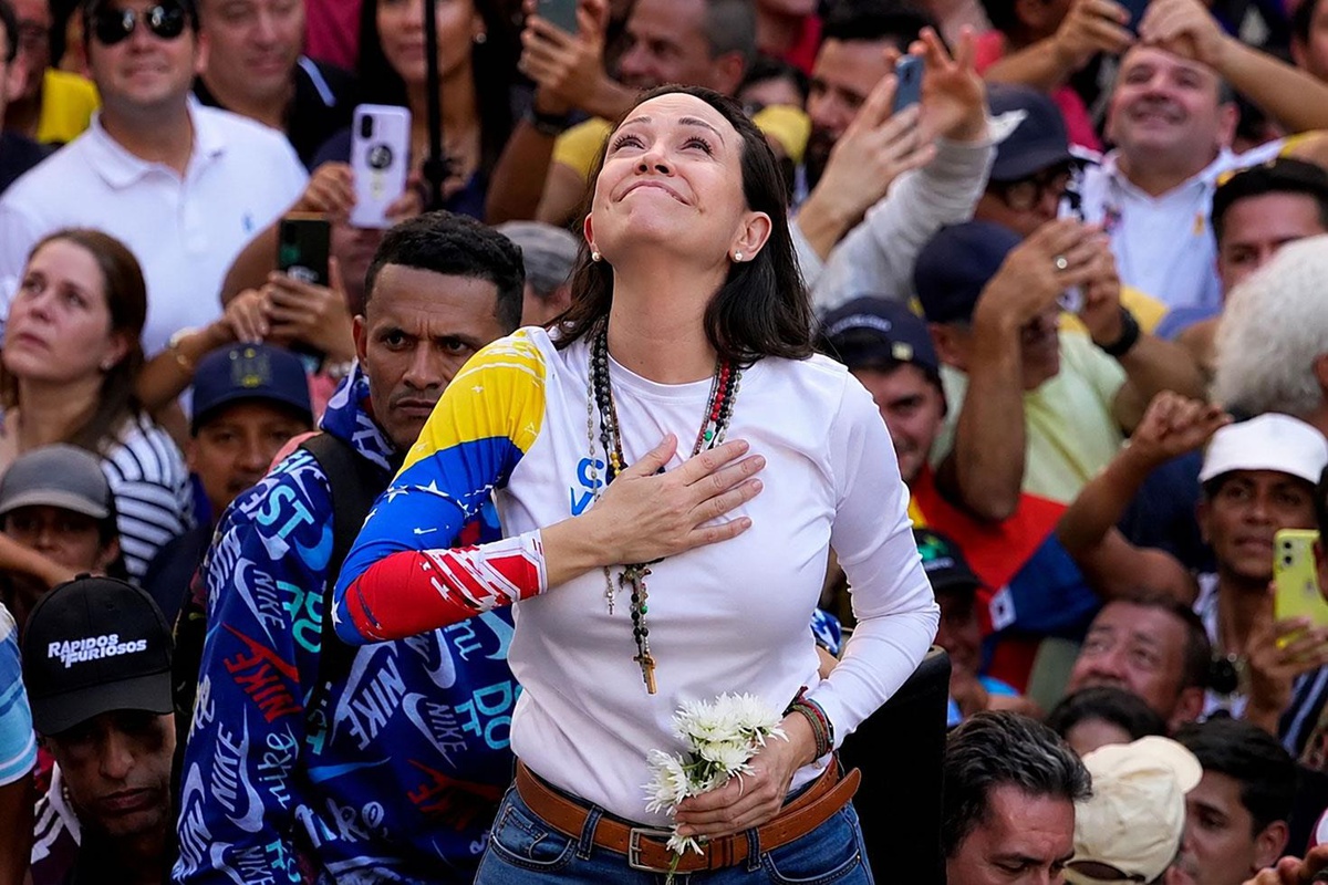 Nobel Barış Ödüllü Venezuelalı muhalif Machado sürgünden ülkesine döndü