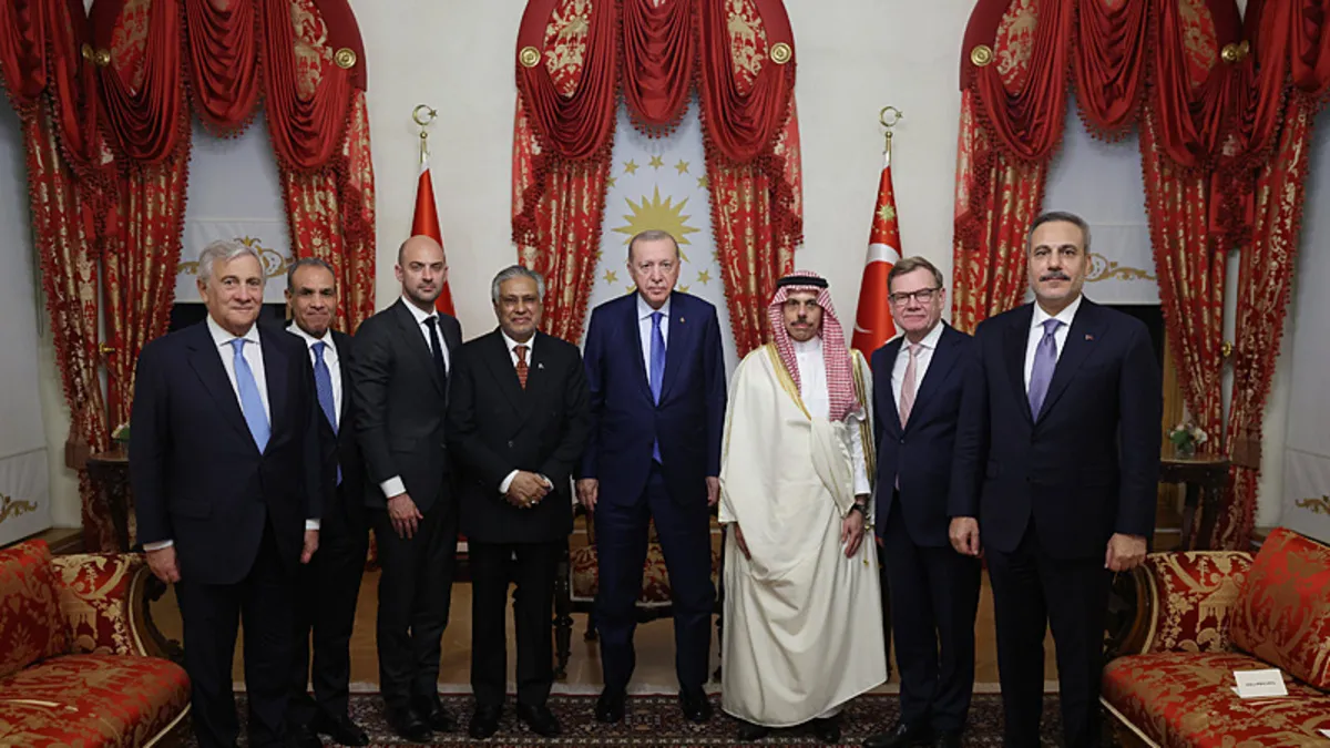Başkan Erdoğan, 6 ülkenin dışişleri bakanlarını Dolmabahçe'de kabul etti! Detaylar A Haber'de