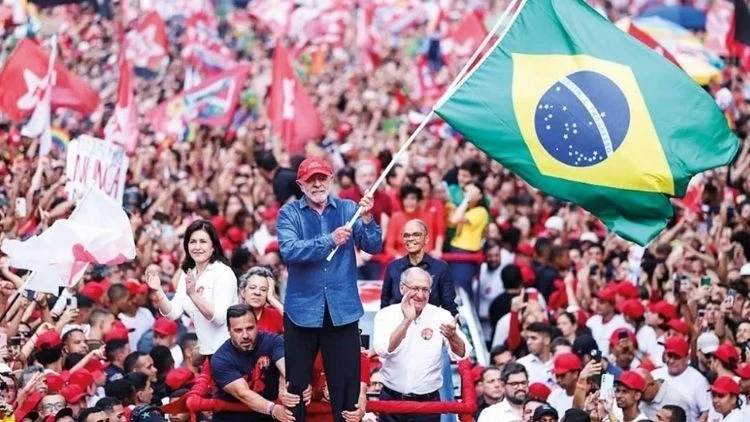Lula da Silva’ya karşı yenilmişti... Bolsonaro kaçtı iddiası