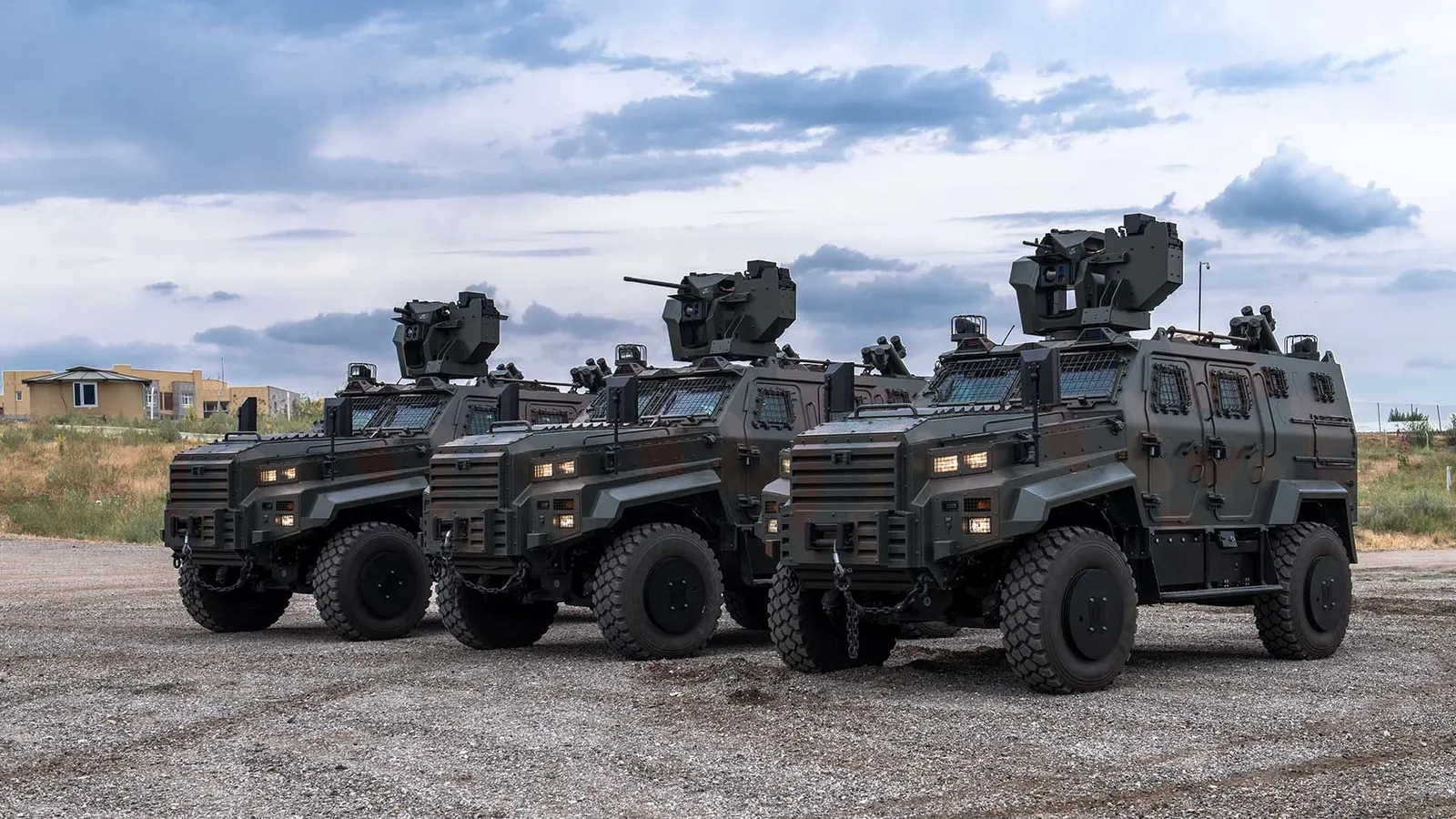 Yunanistan, tanklarını İHA saldırılarına karşı korumaya aldı