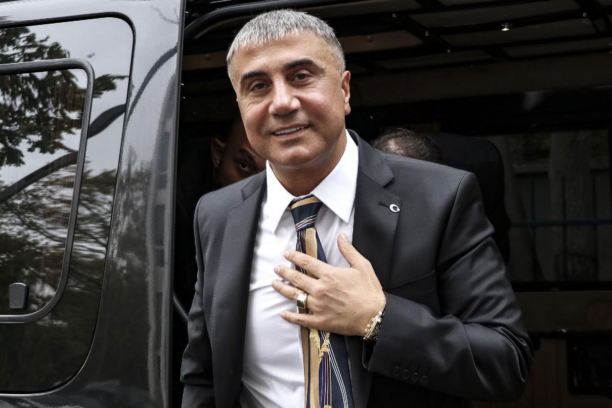 Sedat Peker, felç kalan polisin tedavi masrafını karşıladı