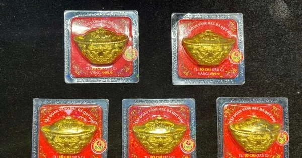 Altın fiyatları bugün (25 Ekim): Keskin bir düşüşle 4 ayın en düşük seviyesine geriledi.