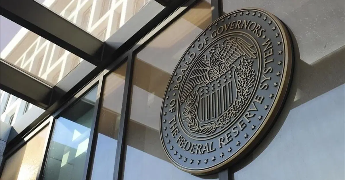 Fed faizi sabit tuttu: İki üyeden artış itirazı