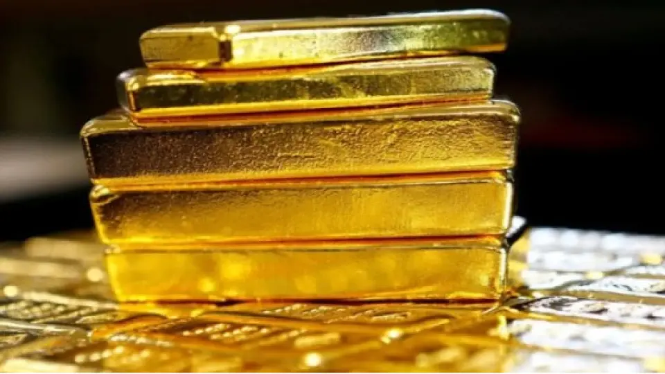 Altın, Fed kararı öncesinde 4 bin doların üzerinde tutundu