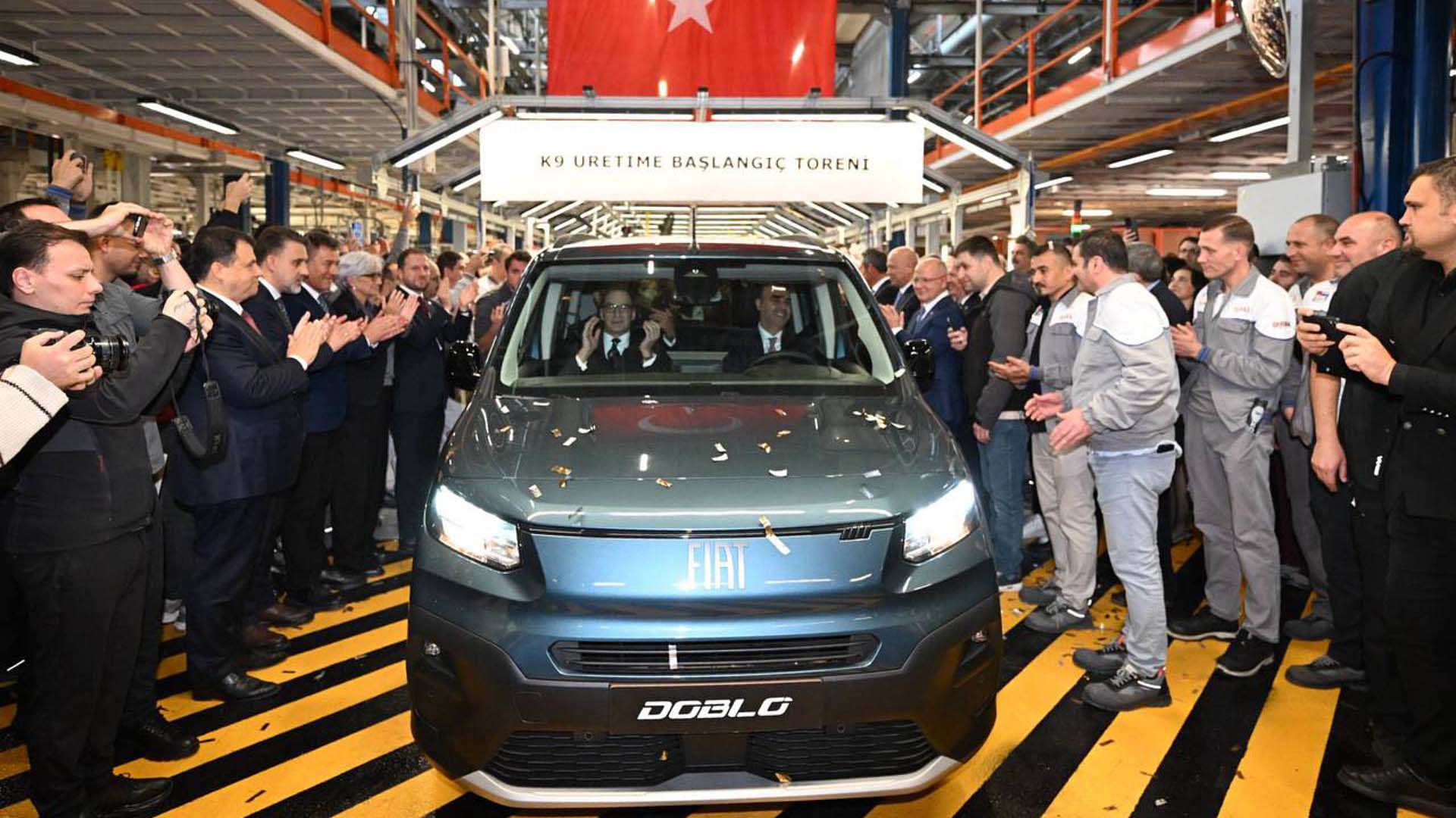 Citroen Berlingo, Fiat Doblo, Opel Combo ve Peugeot Rifter modellerinin Bursa merkezli üretimi başladı