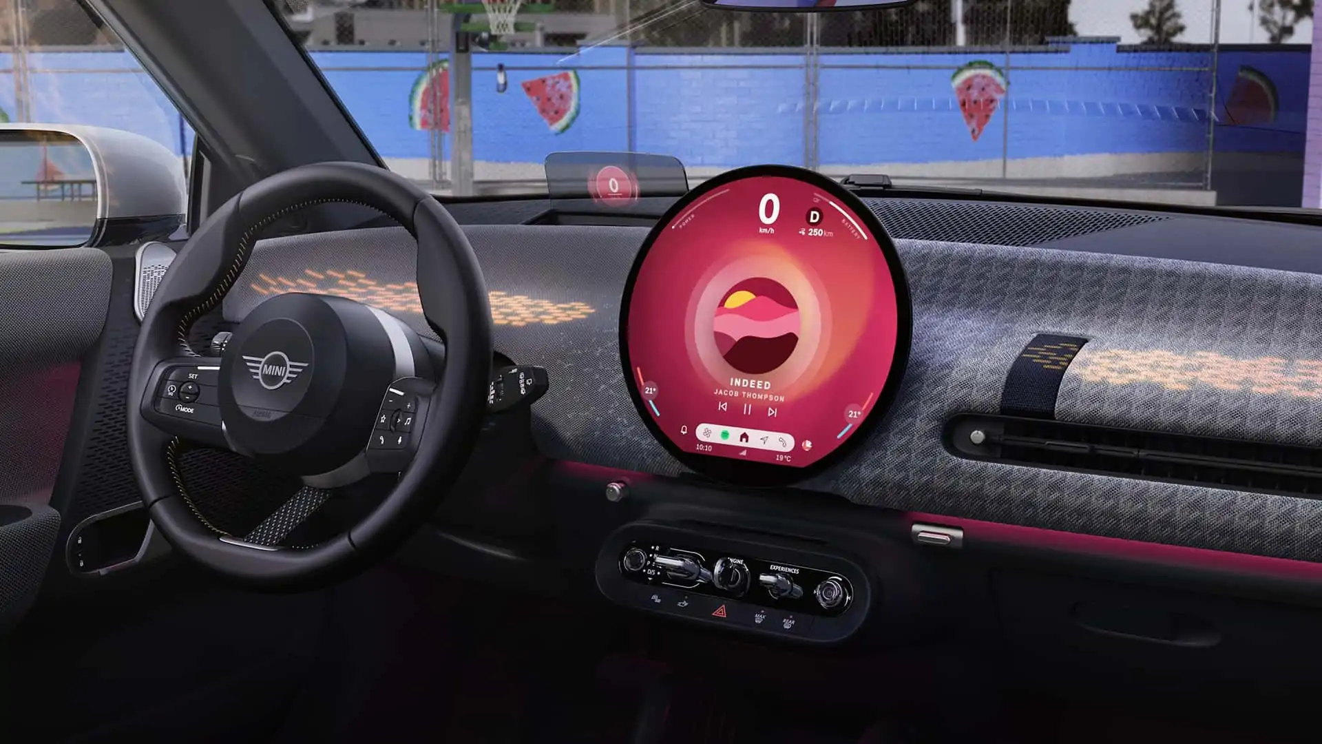 Mini, kullanım zorluğuna rağmen yuvarlak ekranlardan vazgeçmiyor