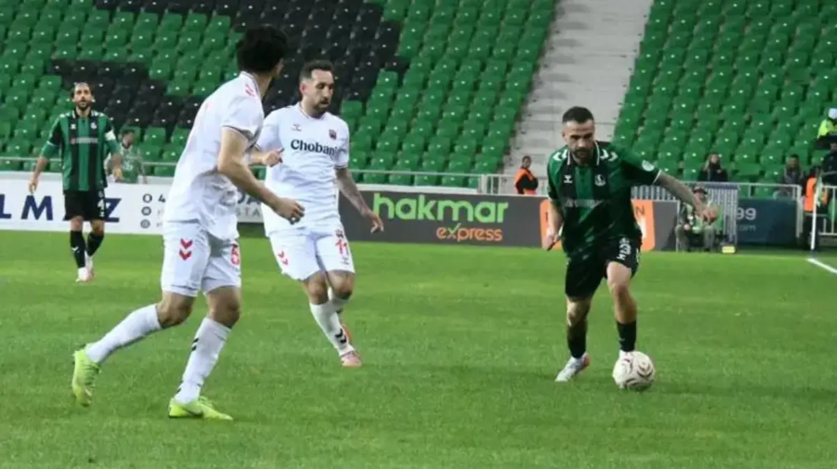 Sakaryaspor sahasında Erzincanspor'a farklı kaybetti!