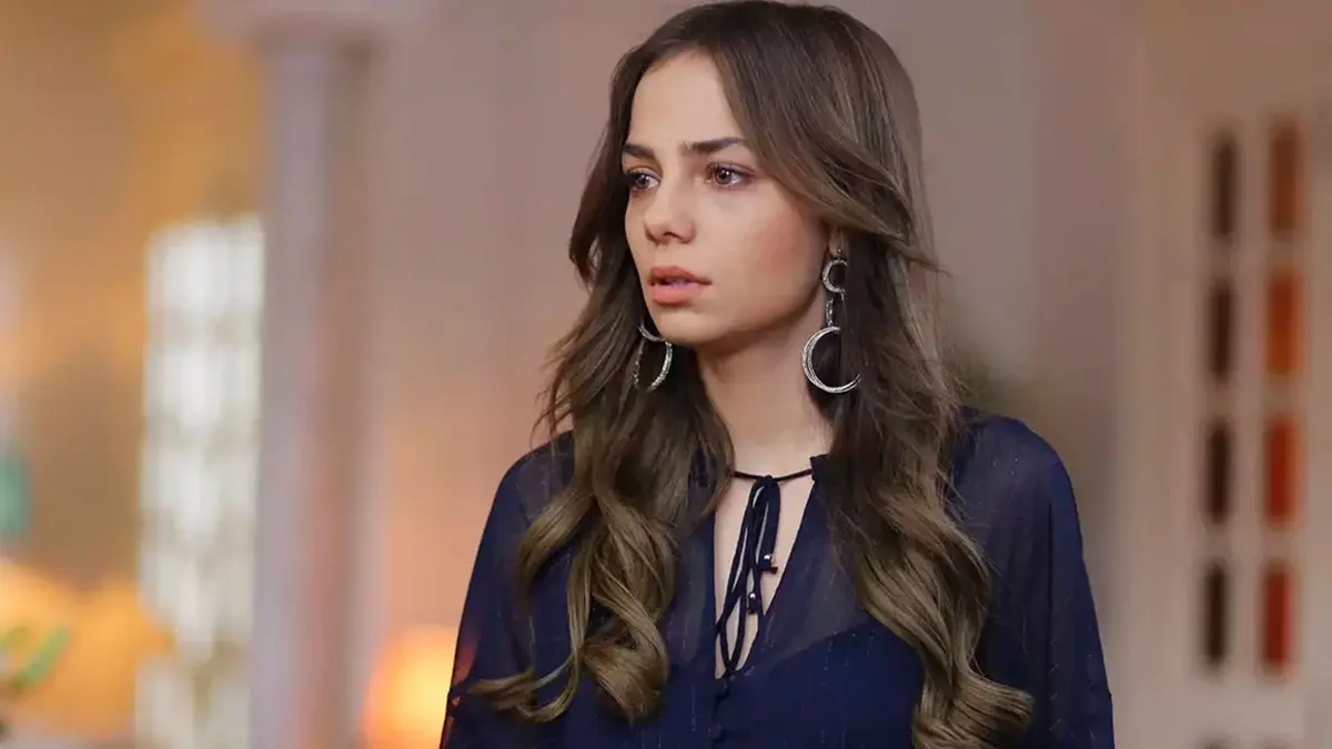Bahar Şahin gelen senaryoyu ifşa edip isyan etti: Ahlak hiç mi yok? - Magazin Haberleri