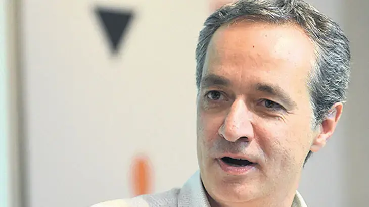 19 yaşındaki oğlunu kaybeden yazar Cem Akaş, elektronik sigarayı suçladı: ‘Zehirli gaz’ 12 yaşa indi