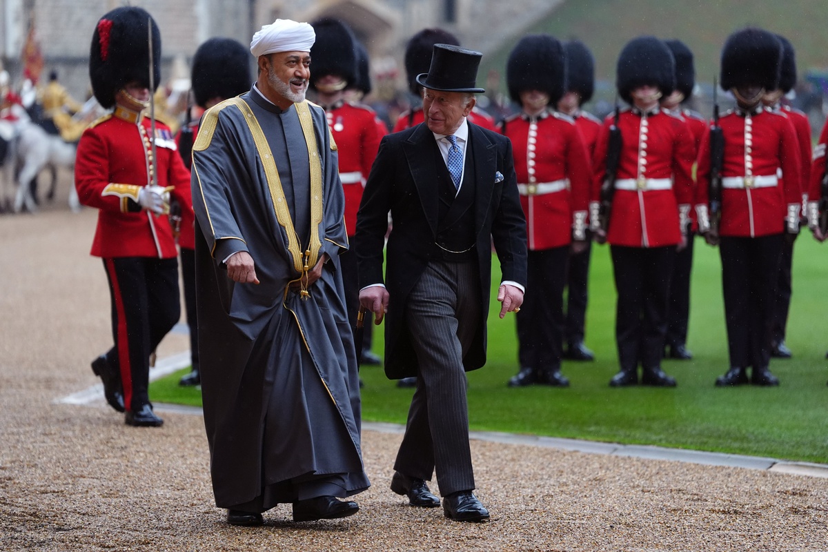 Kral Charles, Windsor'da Umman Sultanı yemeğinde Ummanlılarla ilgili hadisi Arapça okudu