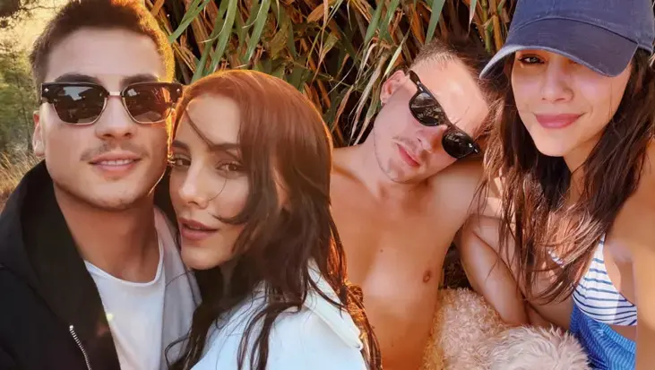 Uzak Şehir'in aşıkları! Atakan Özkaya ve Dilin Döğer’den gökkuşağı altında romantik kare
