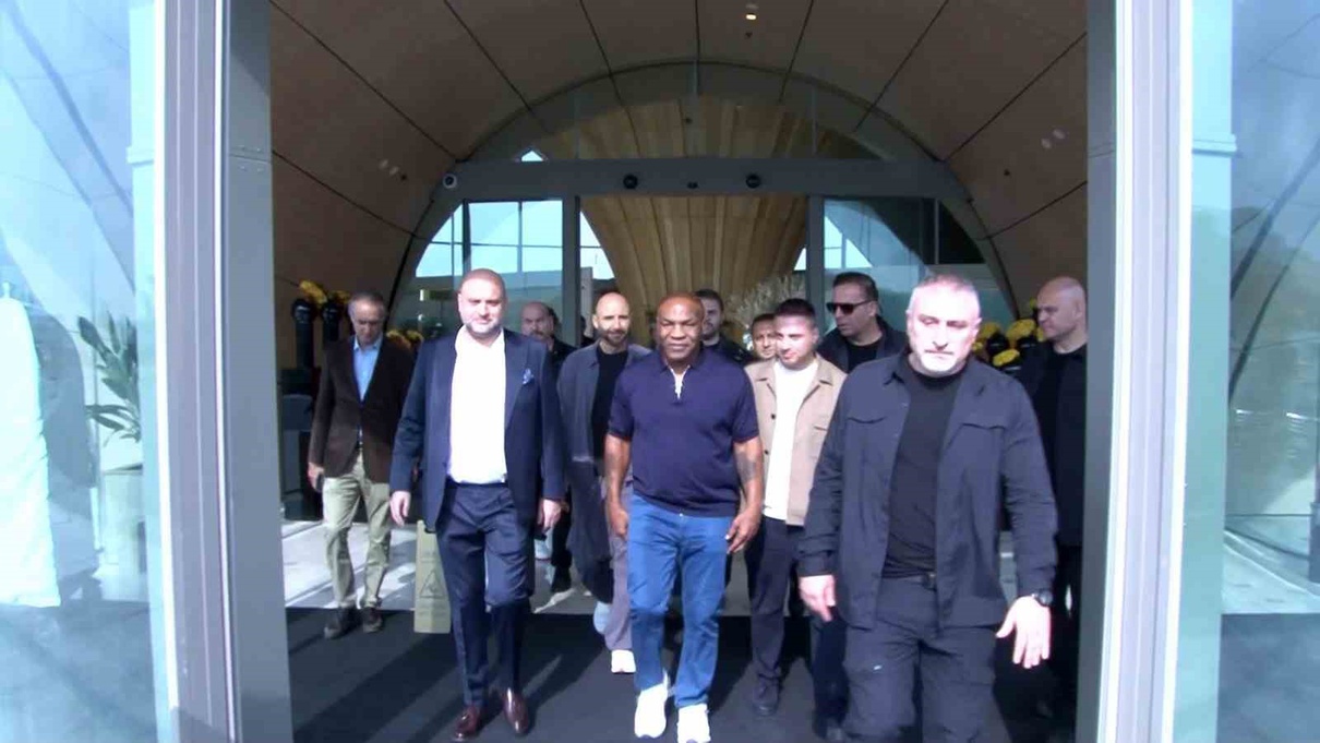 Ünlü boksör Mike Tyson'a İstanbul'da derbi soruldu: Sadece Brezilya ve Arjantin'i takip ediyorum