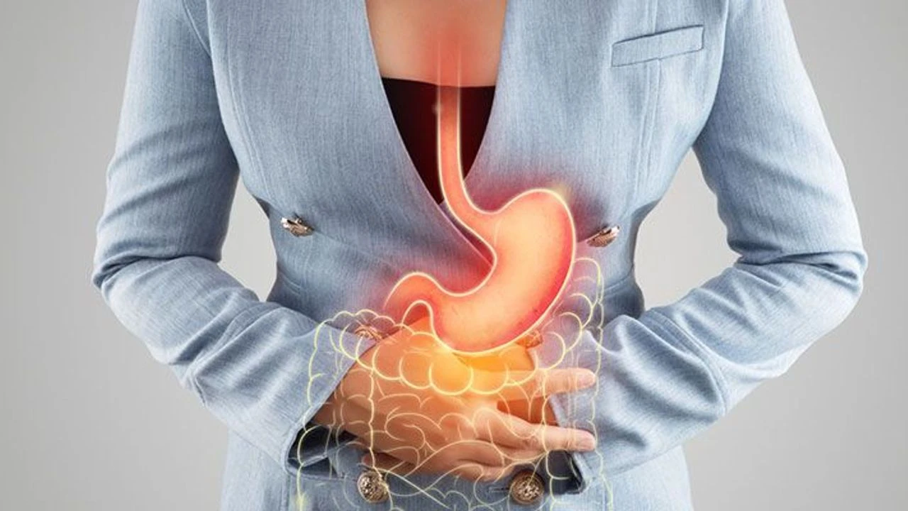 Mide yanması diye geçiştirmeyin! Bu belirtiler varsa hemen doktora başvurun