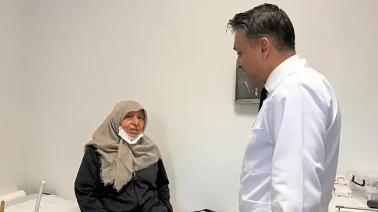 Şişkinlik şikayetiyle hastaneye başvurdu: Dev kitle tespit edildi