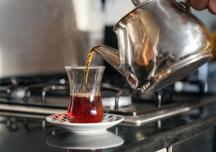 Çay içmek kalp krizi riskini nasıl azaltıyor? Sağlığınız için en faydalı çay hangisi?