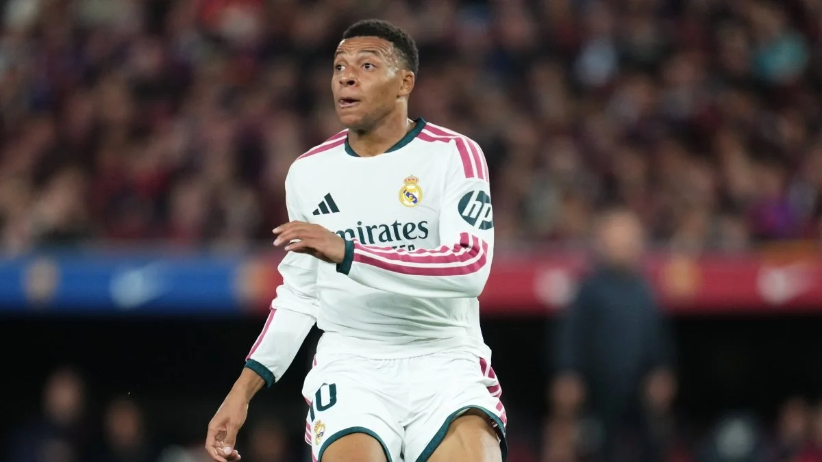Mbappe krizi büyüyor: Formasını yaktılar!