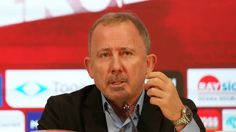A Milli Teknik Direktörü Sergen Yalçın: Ekranda değil sahadayız, oyuncularla sorun yok