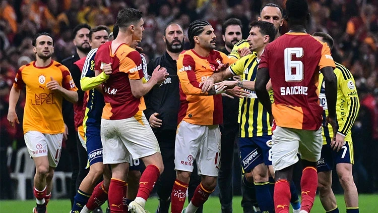 Olaylı Galatasaray-Fenerbahçe derbisi dünya basınında! 'Vahşi batı! Osimhen haksız rekabet'