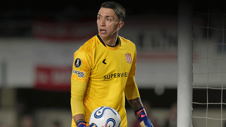 Fernando Muslera'dan Estudiantes'te tarihi performans! Takımını Copa Libertadores finaline çıkardı