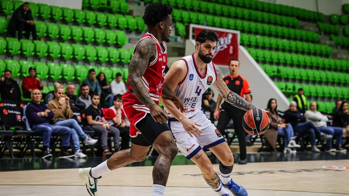 Anadolu Efes, Hapoel Tel Aviv karşısında farklı mağlup oldu
