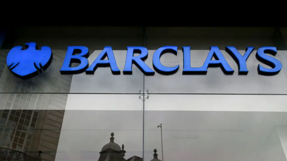 Barclays, yapay zeka hamlesi kapsamında 5 bin kişiyi işten çıkaracak