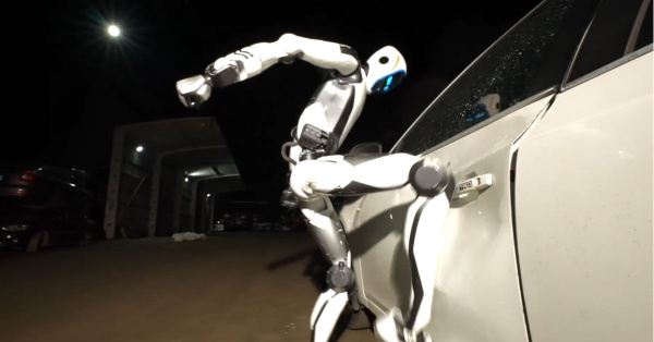 Çin’den robot koruma: Kung fu da yapıyor