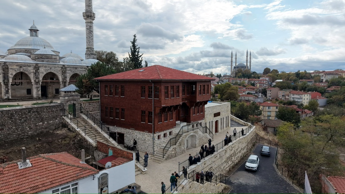 Bakan Ersoy: Kütüphaneleri çoğaltmak, toplumumuzun düşünce dünyasını zenginleştirmektir