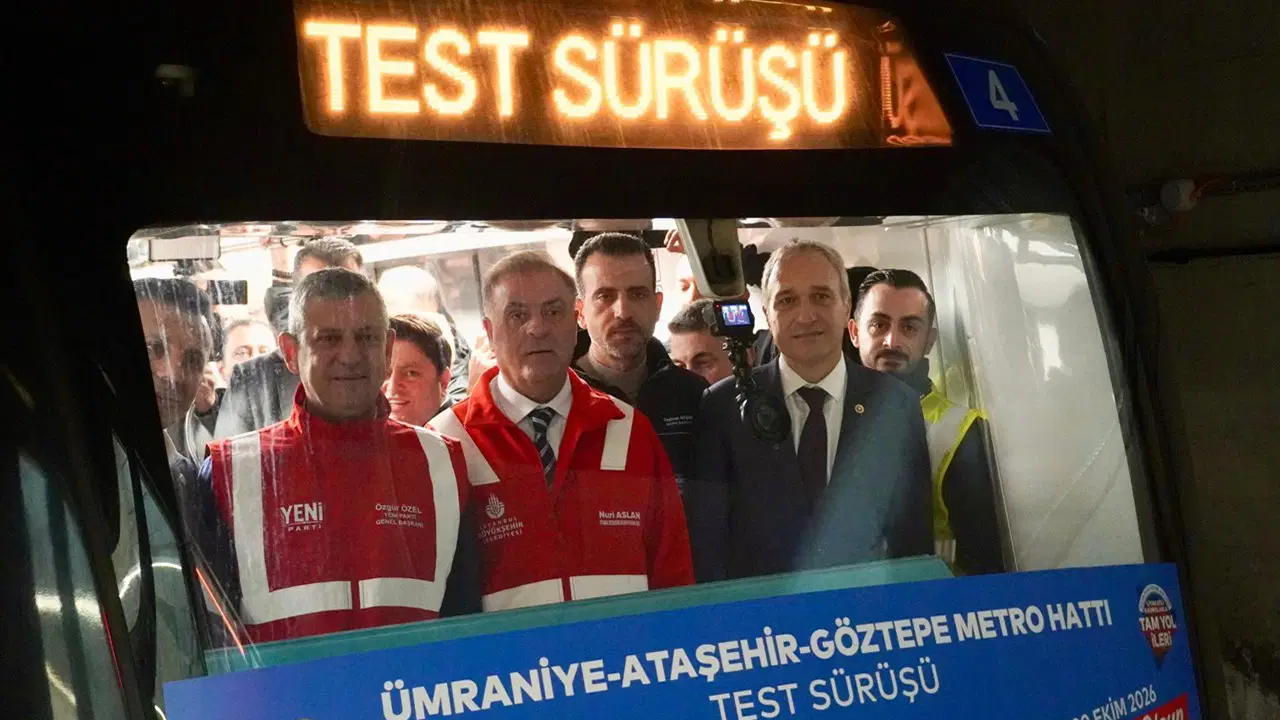 Ümraniye-Ataşehir-Göztepe metrosunda test sürüşleri başladı... Özgür Özel törende konuştu: 'Dünyada 10 metroyu birden yerin altında ilerleten bir başka belediye yok'