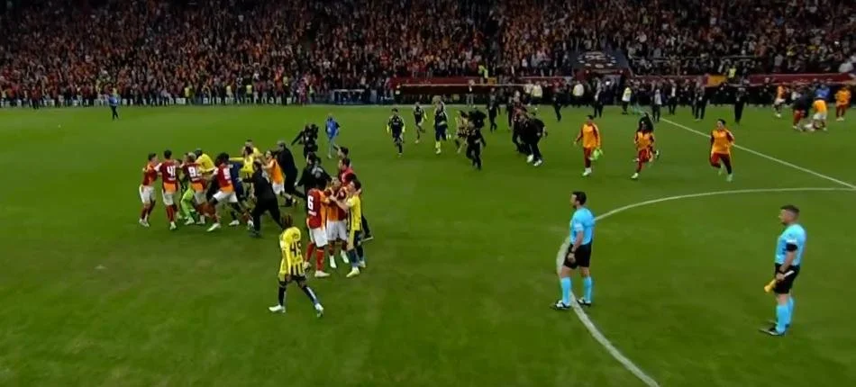 Derbi sonrası kavga çıktı!