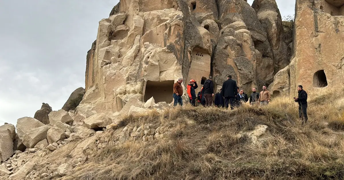 Kapadokya'da peribacası çöktü. Ölü ve yaralılar var