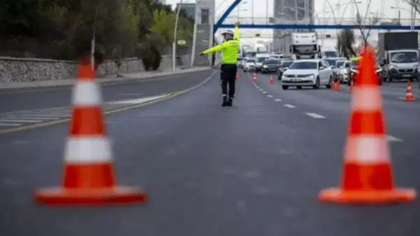 İstanbul'da 29 Ekim Cumhuriyet Bayramı dolayısıyla 3 ilçede bazı yollar trafiğe kapatılacak