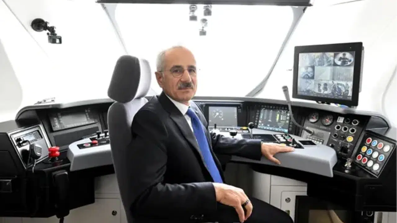 Bakan Uraloğlu milli hızlı trenle test sürüşü yaptı! Yolcu taşımacılığı için tarih belli oldu