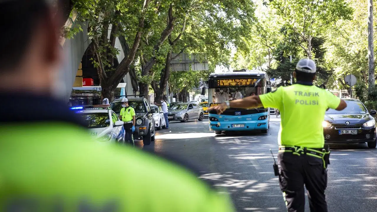 Emniyet saat ve güzergâhları açıkladı: Ankara'da 29 Ekim'de hangi yollar kapalı olacak?