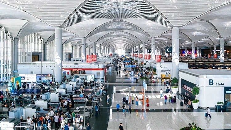 İstanbul Havalimanı 8 yılda 468 milyon yolcuya hizmet verdi